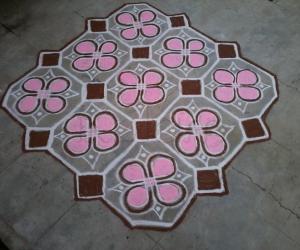 Rangoli: Aadi velli kolam